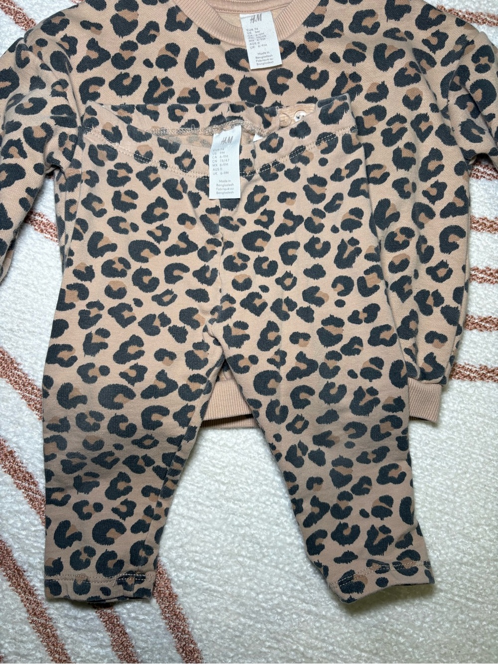 Bundle for free shipping. H&M Baby Leopard Matching Set - Picture 2 of 6